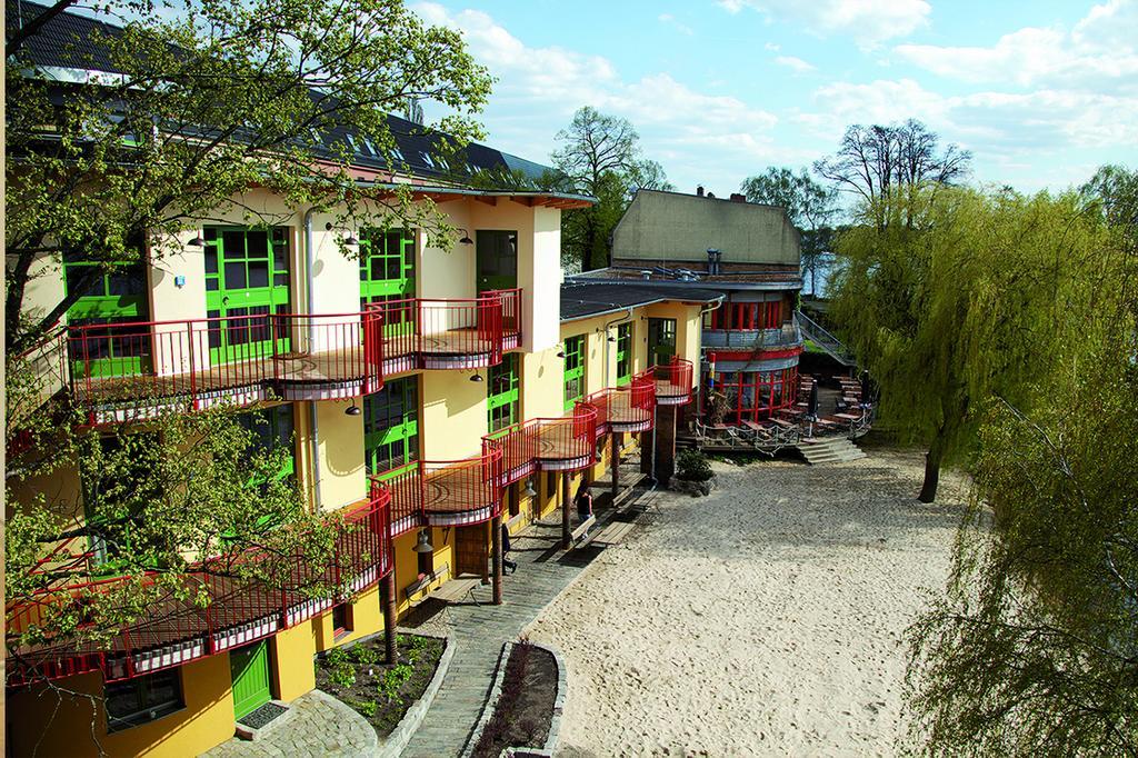 Seminar- Und Gaestehaus Flussbad Gartenstrasse Berlin Exterior photo