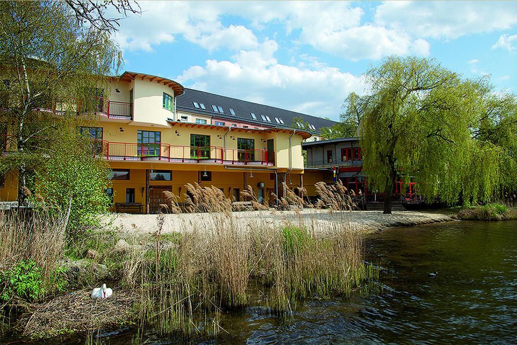 Seminar- Und Gaestehaus Flussbad Gartenstrasse Berlin Exterior photo